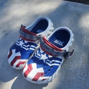 Captain America CROCS Kids' Blue and Red Star Slippers